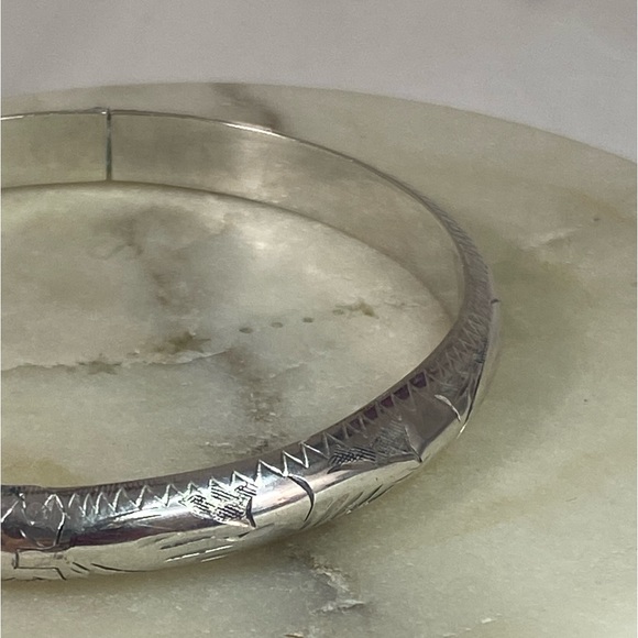 925 STERLING SILVER VINTAGE etched design silver bangle - Picture 8 of 8